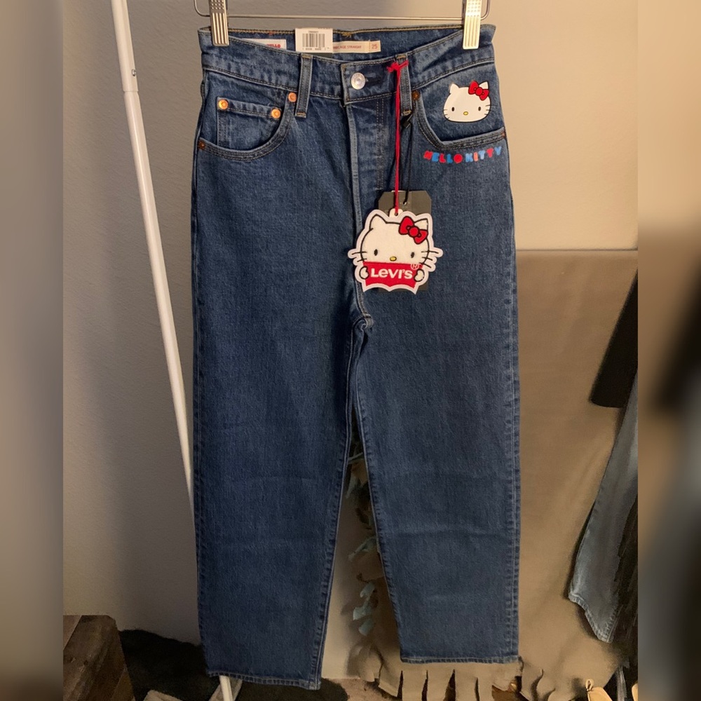 LIMITED EDITION HELLO KITTY LEVIS RIBCAGE STRAIGHT
